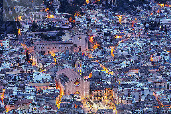 Luftaufnahme der Altstadt und der Kirche Monti Sion  Pollenca  Mallorca  Balearische Inseln  Spanien  Europa
