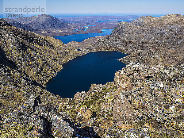 A' Mhaighdean Gipfelgrat  einer der entlegensten schottischen Munros  einer der schönsten Aussichtspunkte Großbritanniens  Highlands  Schottland  Vereinigtes Königreich  Europa