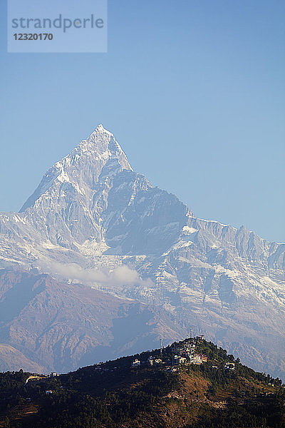 Machapuchare (Fischschwanzberg) 6993m und Aussichtspunkt Sarangkot  Pokhara  Nepal  Himalaya  Asien