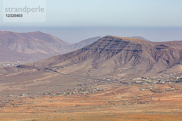 Blick vom Mirador De Morro Velosa auf der Vulkaninsel Fuerteventura  Kanarische Inseln  Spanien  Atlantik  Europa