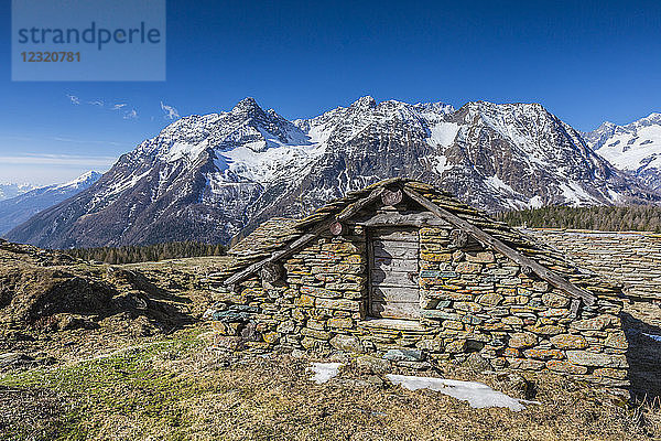 Steinhütte  Entova-Alm  Malenco-Tal  Provinz Sondrio  Valtellina  Lombardei  Italien  Europa