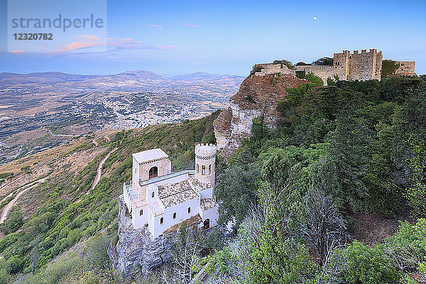 Torretta Pepoli und Castello di Venere  Erice  Provinz Trapani  Sizilien  Italien  Europa