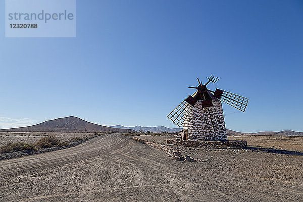 Molino de Tefia auf der Vulkaninsel Fuerteventura  Kanarische Inseln  Spanien  Atlantik  Europa
