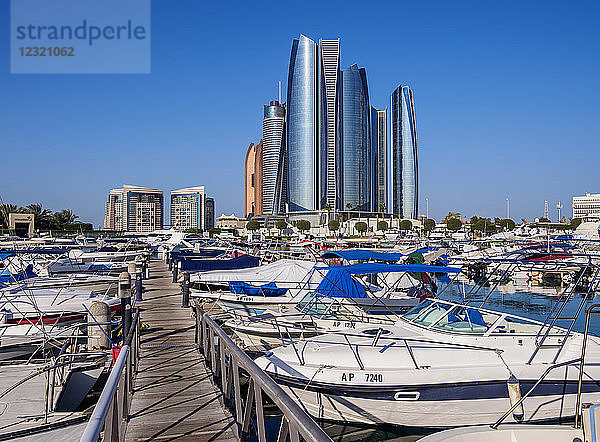 Skyline mit Marina und Etihad Towers  Abu Dhabi  Vereinigte Arabische Emirate  Naher Osten