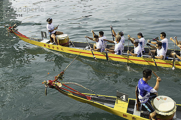 Drachenbootrennen  Shau Kei Wan  Hongkong Island  Hongkong  China  Asien