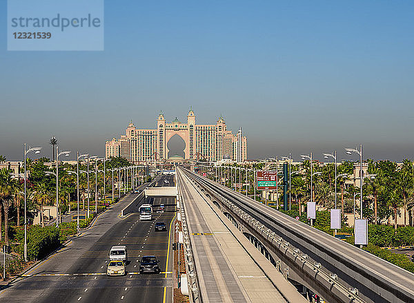 Einschienenbahn zum Atlantis The Palm Luxury Hotel  künstliche Insel Palm Jumeirah  Dubai  Vereinigte Arabische Emirate  Naher Osten