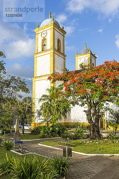 Kathedrale auf dem Hauptplatz von Sao Francisco do Sul  Santa Catarina  Brasilien  Südamerika