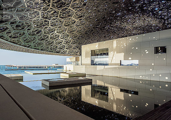 Louvre-Museum  innen  Abu Dhabi  Vereinigte Arabische Emirate  Naher Osten