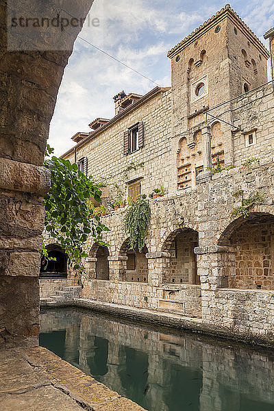 Im Inneren der Burg Tvrdalj in der Altstadt von Stari Grad auf der Insel Hvar  Kroatien  Europa