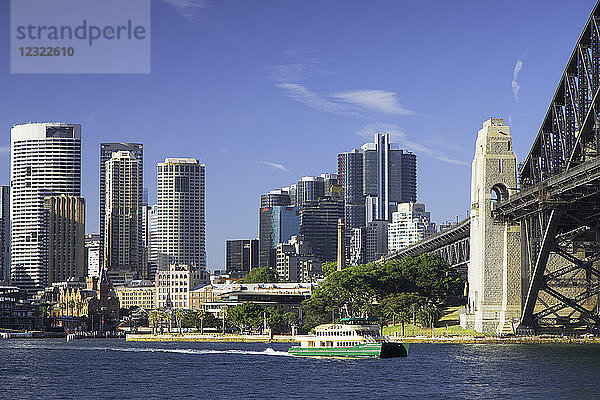Sydney Harbour Bridge und Skyline  Sydney  New South Wales  Australien  Pazifik