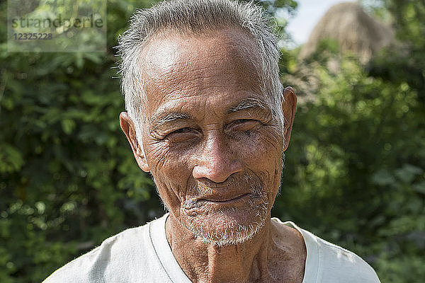Porträt eines älteren kambodschanischen Mannes; O Sra Lav  Kambodscha