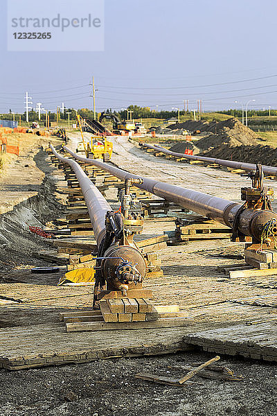 Zwillingspipeline im Bau; Calgary  Alberta  Kanada