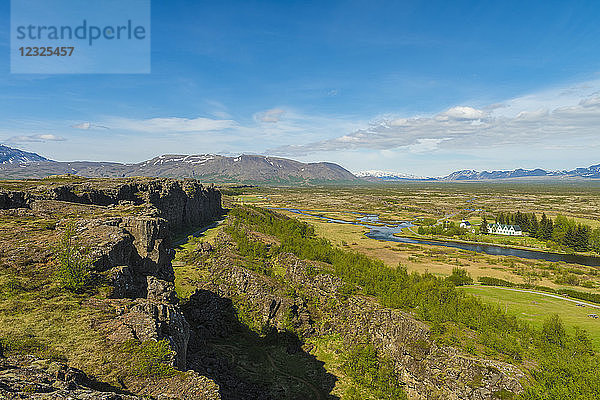 Blick über die kontinentale Wasserscheide bei Thingvellir; Island