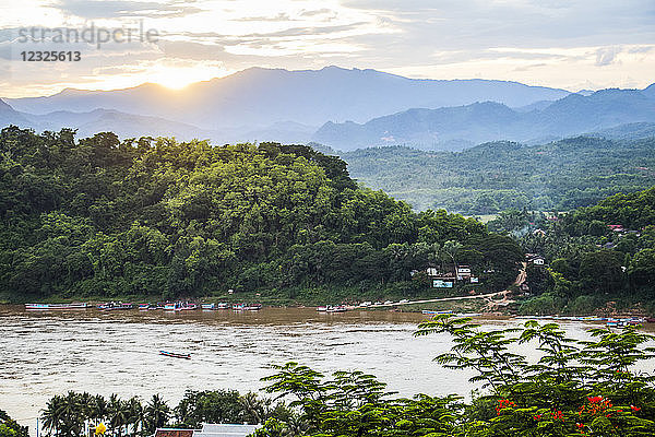 Blick auf den Mekong vom Berg Phousi; Luang Prabang  Laos