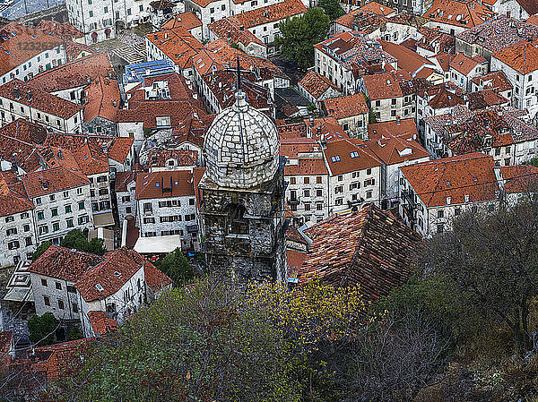 Blick vom Aufstieg zur Burg von San Giovanni in Kotor; Kotor  Montenegro