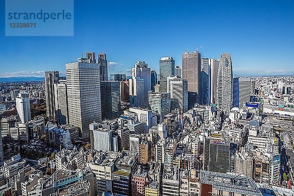 Japan  Tokio Stadt  Bezirk Shinjuku  Shinjuku Westside Skyline