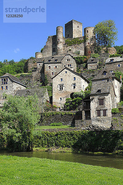 Frankreich  Okzitanien  Departement Aveyron (12)  Belcastel (schönstes Dorf Frankreichs) und Fluss Aveyron