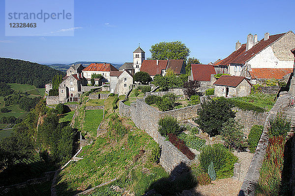 Frankreich  Bourgogne Franche Comte  Jura (39)  Chateau Chalon (Schönstes Dorf Frankreichs)