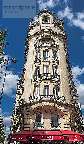 Frankreich  Paris 6. Bezirk  Boulevard Raspail  Haussmanianisches Gebäude