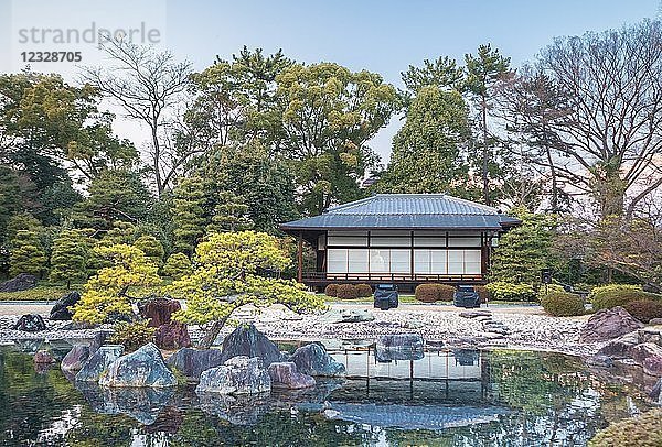 Japan  Kyoto Stadt  Kaiserliche Schlossgärten  Teehaus