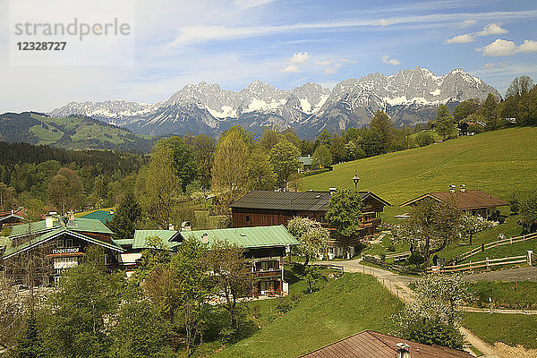 Österreich  Tirol  Kitzbühel  Luftaufnahme  Kaisergebirge