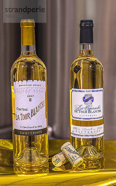 Südwestfrankreich  g.U. Weinberg Sauternes  Flaschen von Chateau La Tour Blanche  Erstes Wachstum ''1er cru classe''. Obligatorischer Kredit: Schloss La Tour Blanche