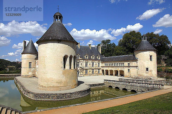 Frankreich  Bourgogne Franche Comte  Cote d'or (21)  Bussy le Grand  Schloss Bussy Rabutin