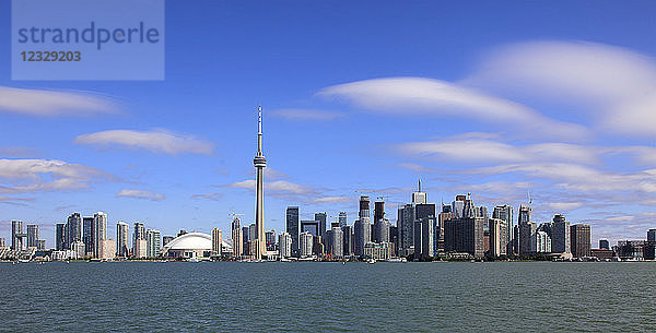 Kanada  Ontario  Toronto  Skyline  Rogers Centre  CN Tower  Financial District