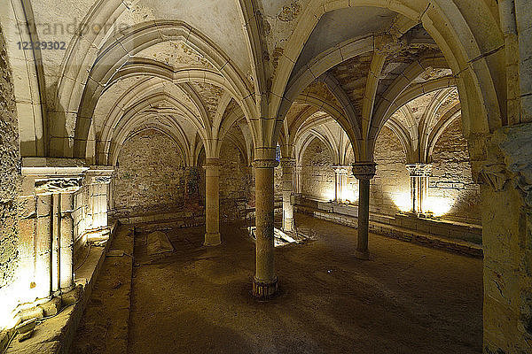 Europa  Frankreich  Kapitelsaal der königlichen Abtei von Saint-Michel in Herm in der Vendee