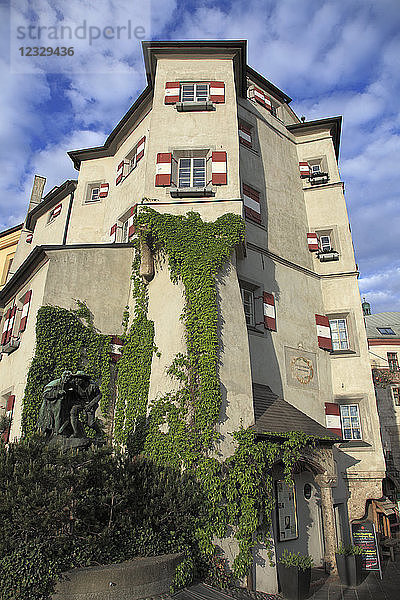 Österreich  Tirol  Innsbruck  historische Architektur  Straßenszene