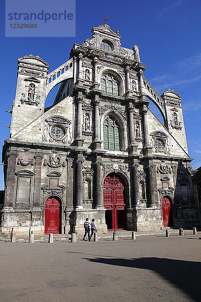 Frankreich  Region Bourgogne Franche Comte (Burgund)  Departement Yonne  Auxerre  Kirche Saint Pierre