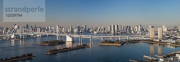 Japan  Tokio City  Tokio Bay  Skyline  Regenbogenbrücke