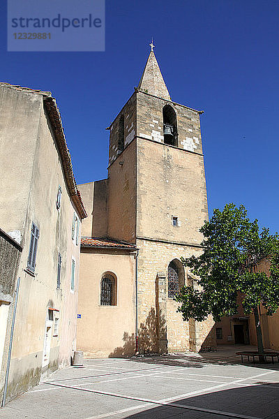 Frankreich  Provence Alpes Cote d'Azur  Departement Bouches du Rhone (13)  Aubagne  Kirche Saint Sauveur