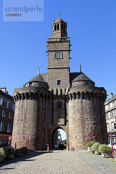 Frankreich  Normandie  Departement Calvados (14) Vire  Horloge-Tor (13. Jahrhundert)