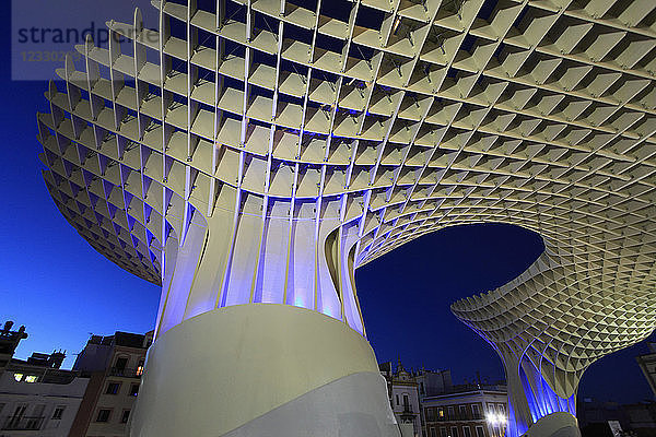 Spanien  Andalusien  Sevilla  Metropol Parasol  Holzkonstruktion  Jürgen Mayer-Hermann Architekt