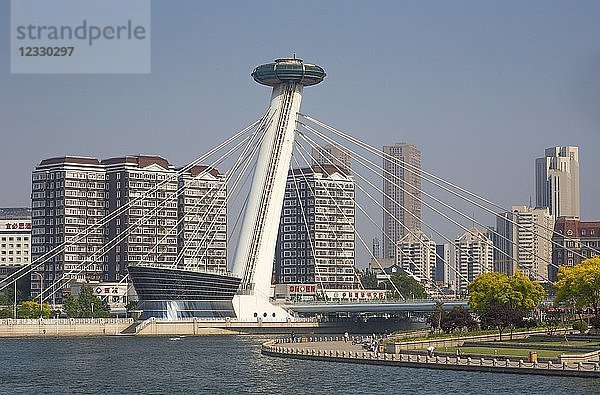 China  Tianjin Stadt. Chingfen-Brücke  Hai-Fluss