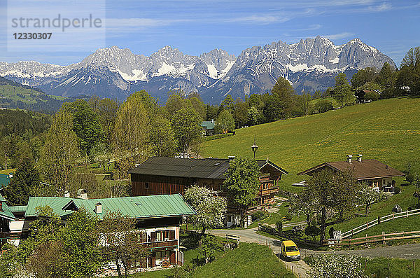 Österreich  Tirol  Kitzbühel  Luftaufnahme  Kaisergebirge