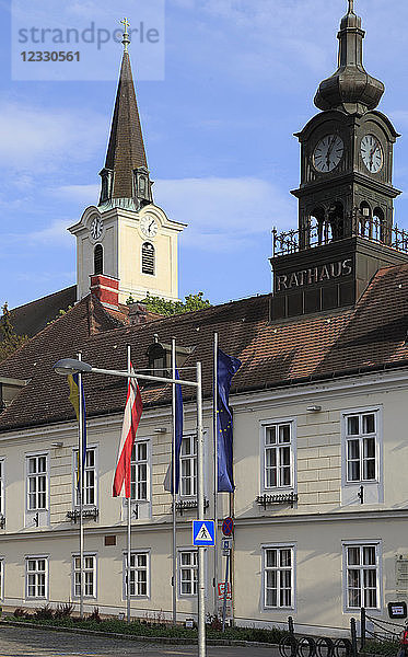 Österreich  Niederösterreich  Hollabrunn  Rathaus  Kirche