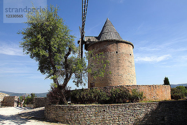 Frankreich  Provence Alpes Cote d'Azur  Departement Vaucluse (84)  Goult  Mühle von Jerusalem (Naturpark des Luberon)