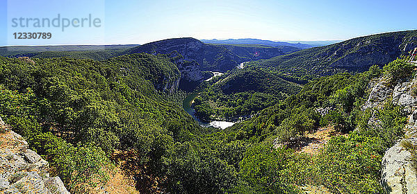 Europa  die Schluchten der Ardeche in Frankreich.