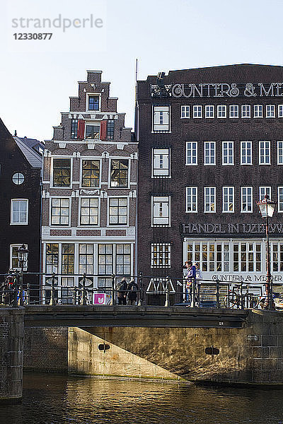 Niederlande  Amsterdam  Centrum  Brücke an der Ecke der Prisengracht und der Egelantiersgracht.