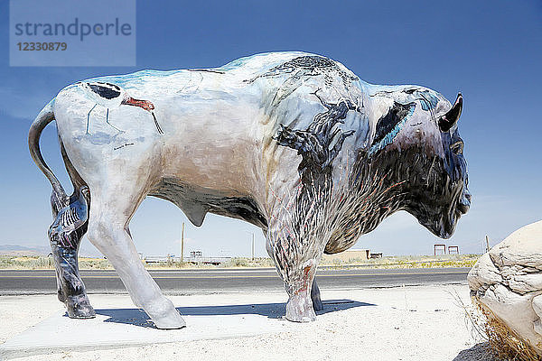USA. Utah. Gebiet Salt Lake City. Antelope Island. Skulptur  die einen Bison darstellt  von Gregg Batt  Brandon Johnson und Chad Housley.