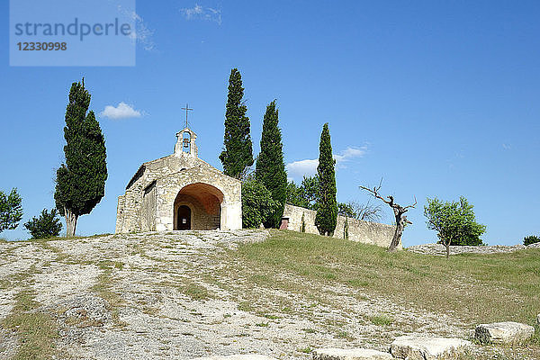 Frankreich  Provence Alpes Cote d'Azur  Bouches du Rhone (13)  regionales Naturschutzgebiet der Alpilles  Eygalieres  Kapelle Saint Sixte