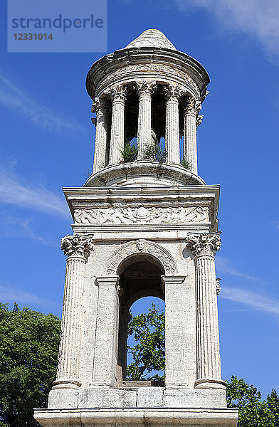 Frankreich  Provence Alpes Cote d'Azur  Departement Bouches du Rhône  Region Alpilles  Saint Remy de Provence  Antiquitäten von Glanum  Mausoleum