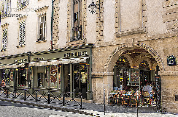 Frankreich  Paris 3. Bezirk  Marais-Viertel  Place des Vosges  Café-Restaurant Hugo  rue du Pas de la Mule