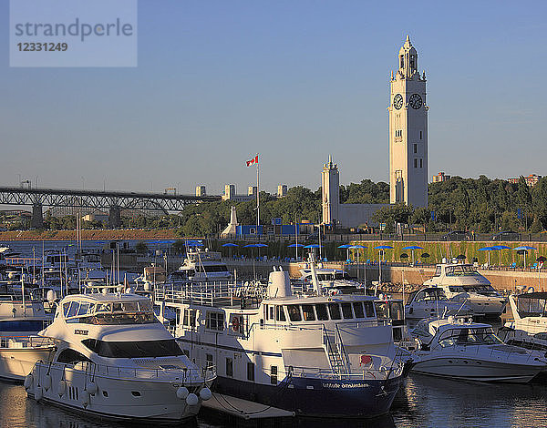 Kanada  Quebec  Montreal  Vieux Port  Hafen  Boote  Uhrenturm