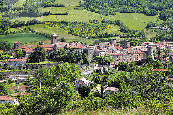 Frankreich  Okzitanien  Departement Aveyron (12)  Larzac-Land  Sainte Eulalie de Cernon (mittelalterliches Dorf)  UNESCO-Welterbe