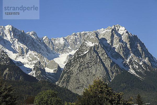Deutschland  Bayern  Alpen  Gipfel der Zugspitze  Garmisch-Partenkirchen