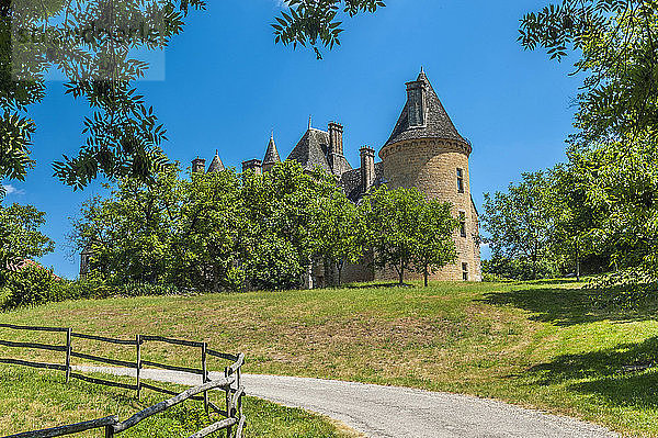 Frankreich  Lot  Quercy  La Bave-Tal  Renaissanceschloss von Montal