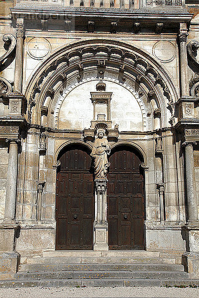 Frankreich  Bourgogne Franche Comte  Departement Yonne (89)  Tonnerre  Kirche Saint Pierre